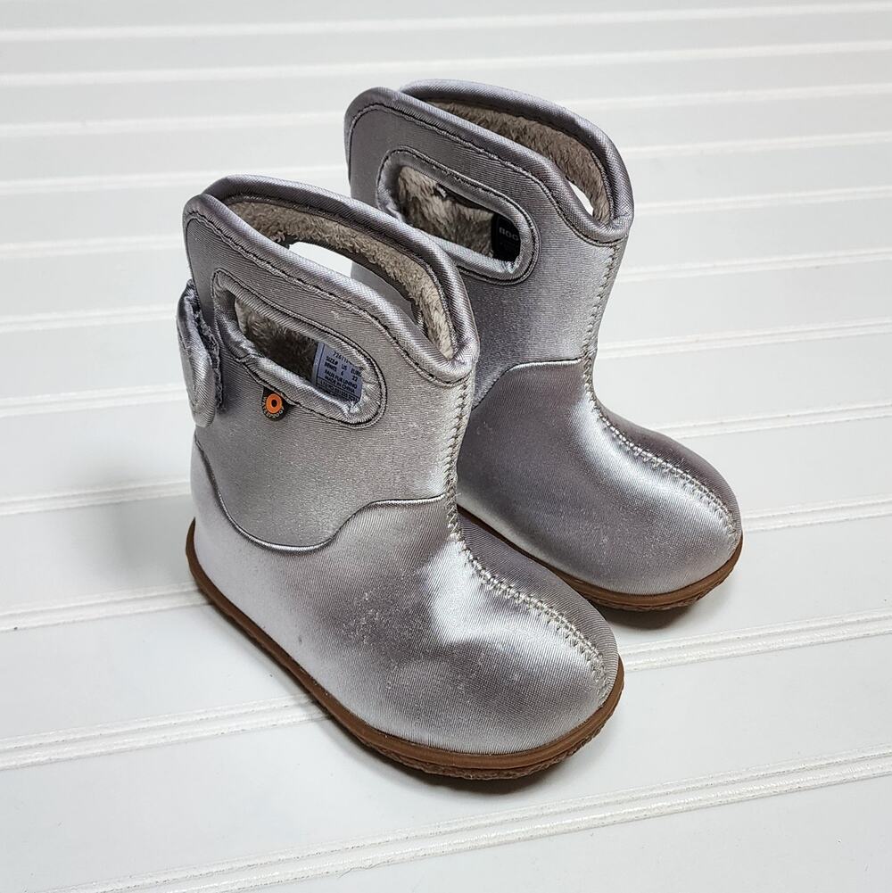 Baby Bogs II Metallic Silver Toddler Boots Size 6 Infant Toddler